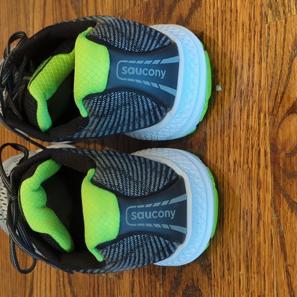 Men's US11 Saucony Ride 10 Everun running shoe - Picture 3 of 6